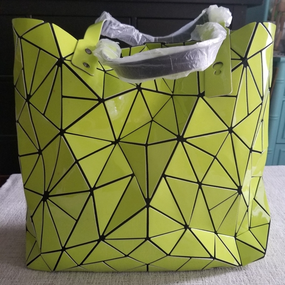 Lucky 7 Geo Bag Lime Green - Picture 1 of 16